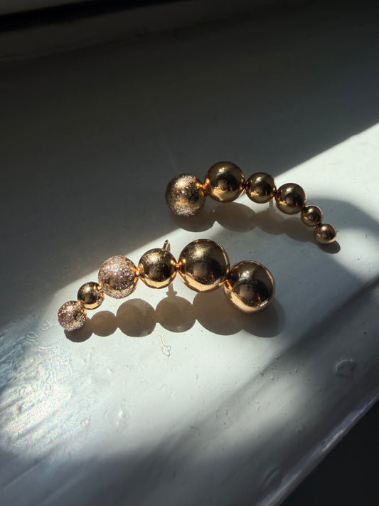 Dot earrings